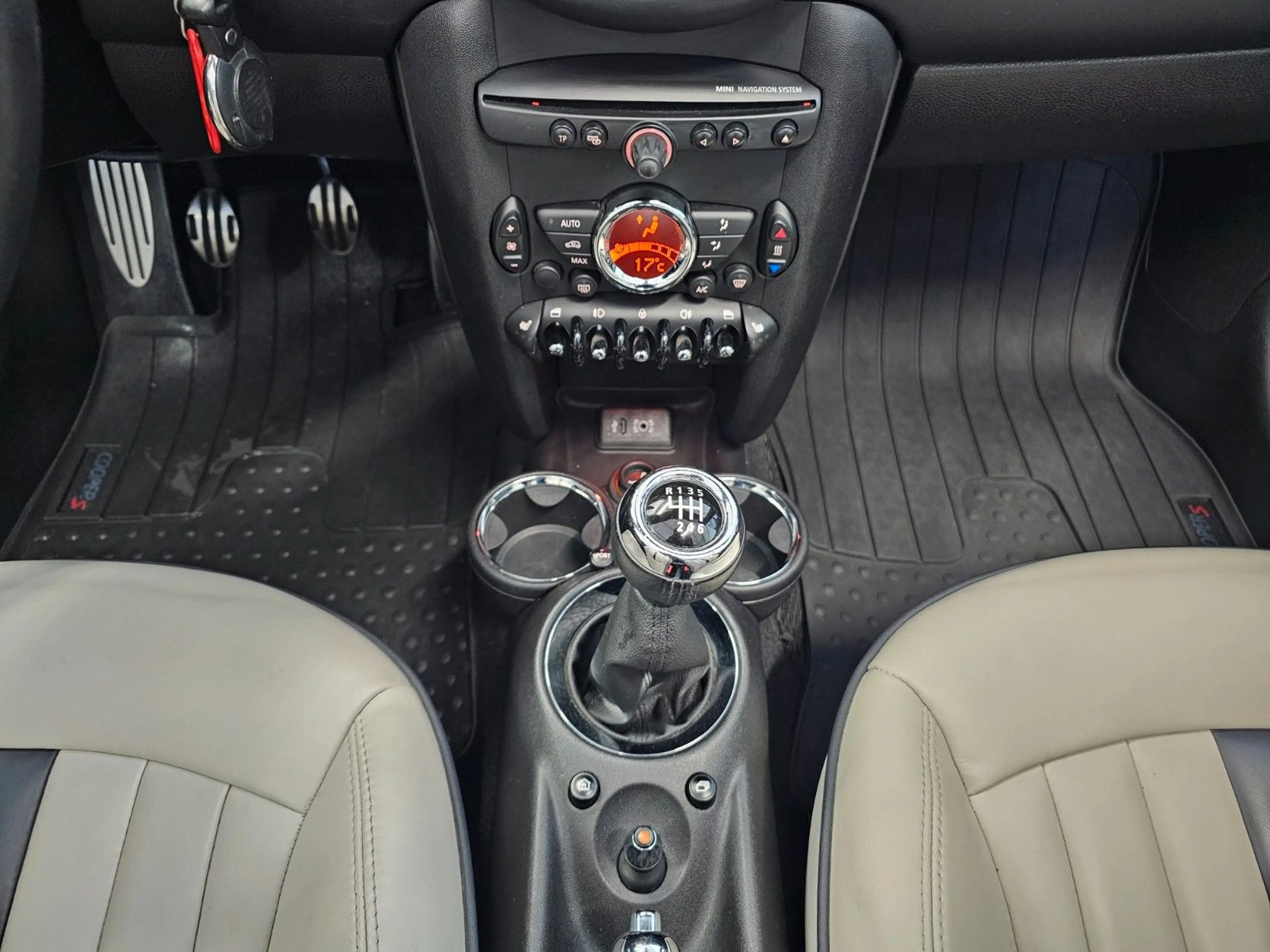 MINI Cooper S Roadster + LED/NAVI/HARMAN-KARDON/TEMP — photo 13