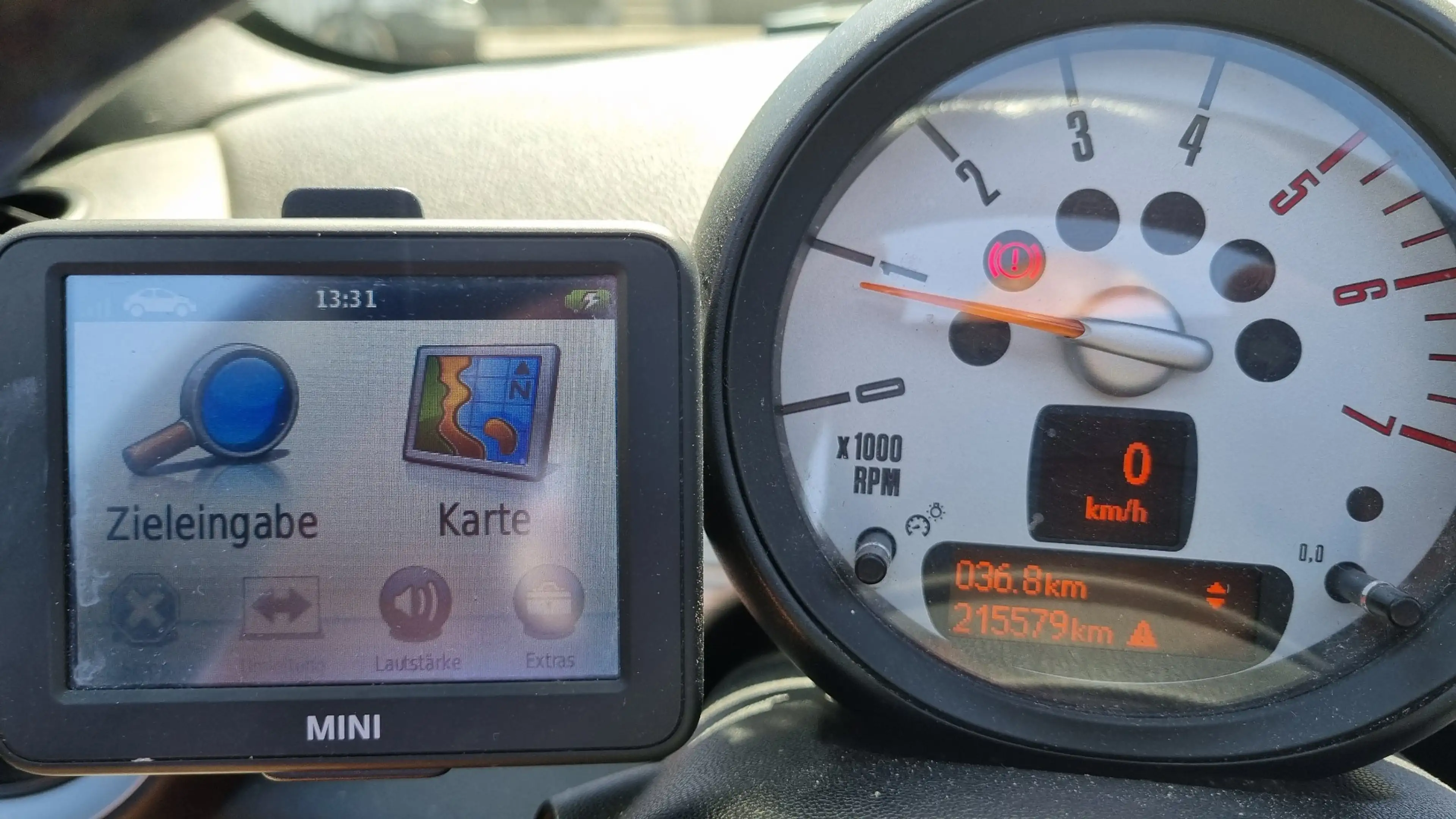 MINI Cooper SD Cabrio Cooper SD Caprio Klimaauto. Sitzh. Navi. Vollleder — photo 14