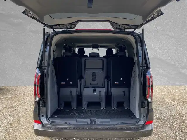 Ford Tourneo Custom view 10