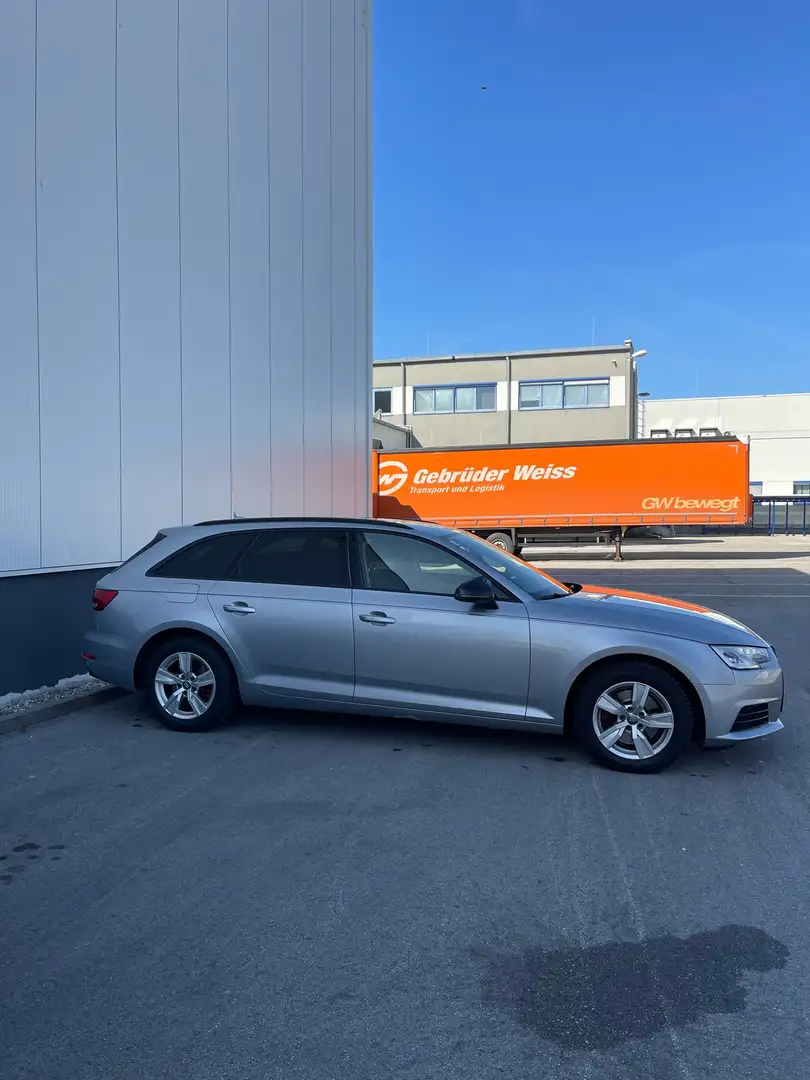 Audi A4 Avant 2,0 TDI Design S-tronic Grau - 2