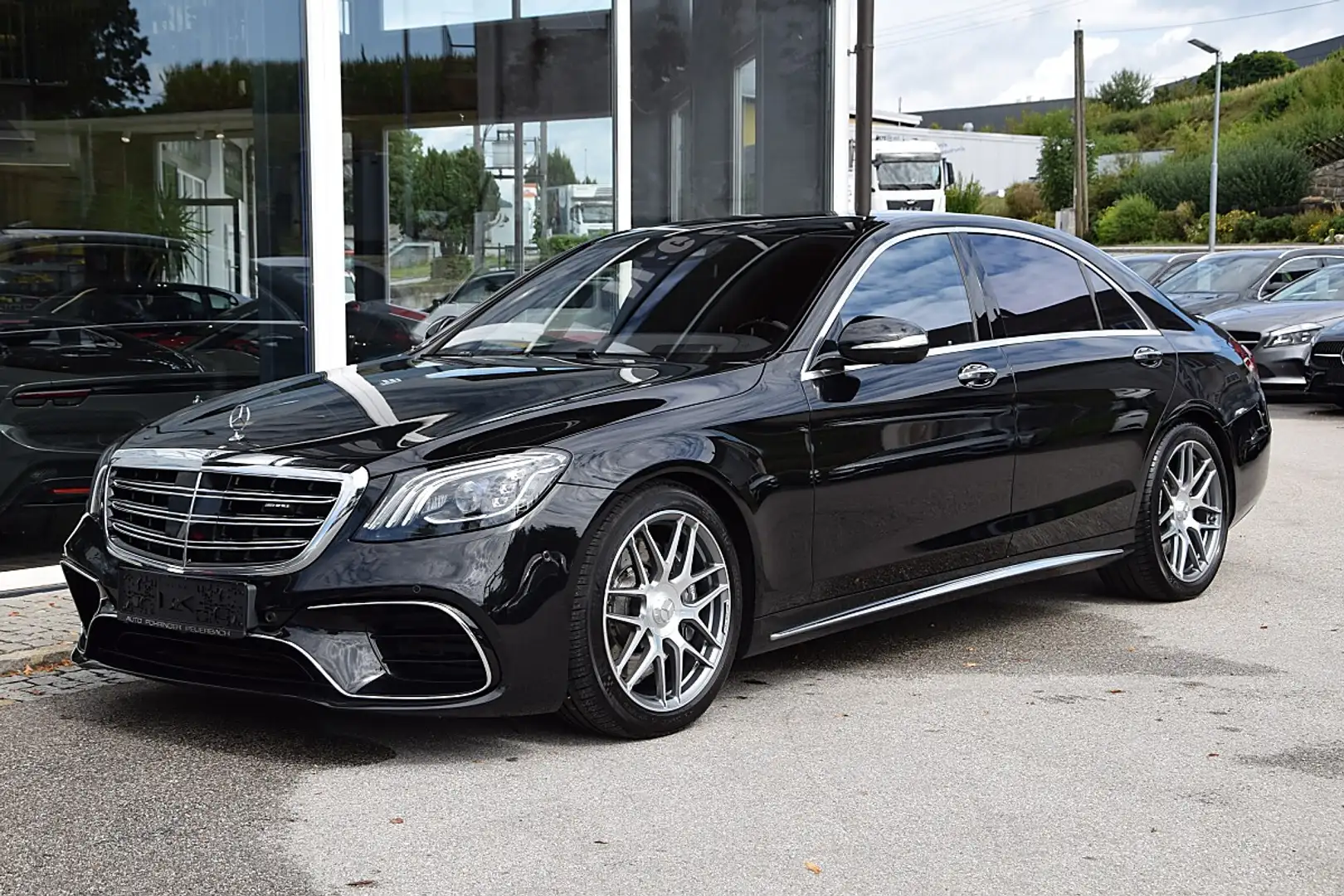 Mercedes-Benz S 63 AMG + 4Matic lang *Exclusivpaket*Fondentertainment* Schwarz - 2
