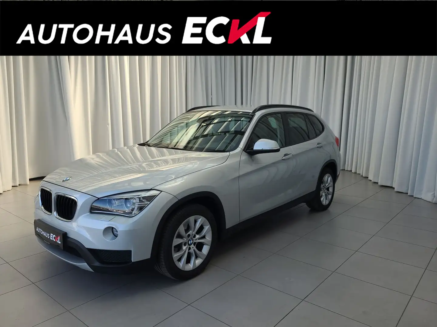 BMW X1 xDrive 18d Gris - 1