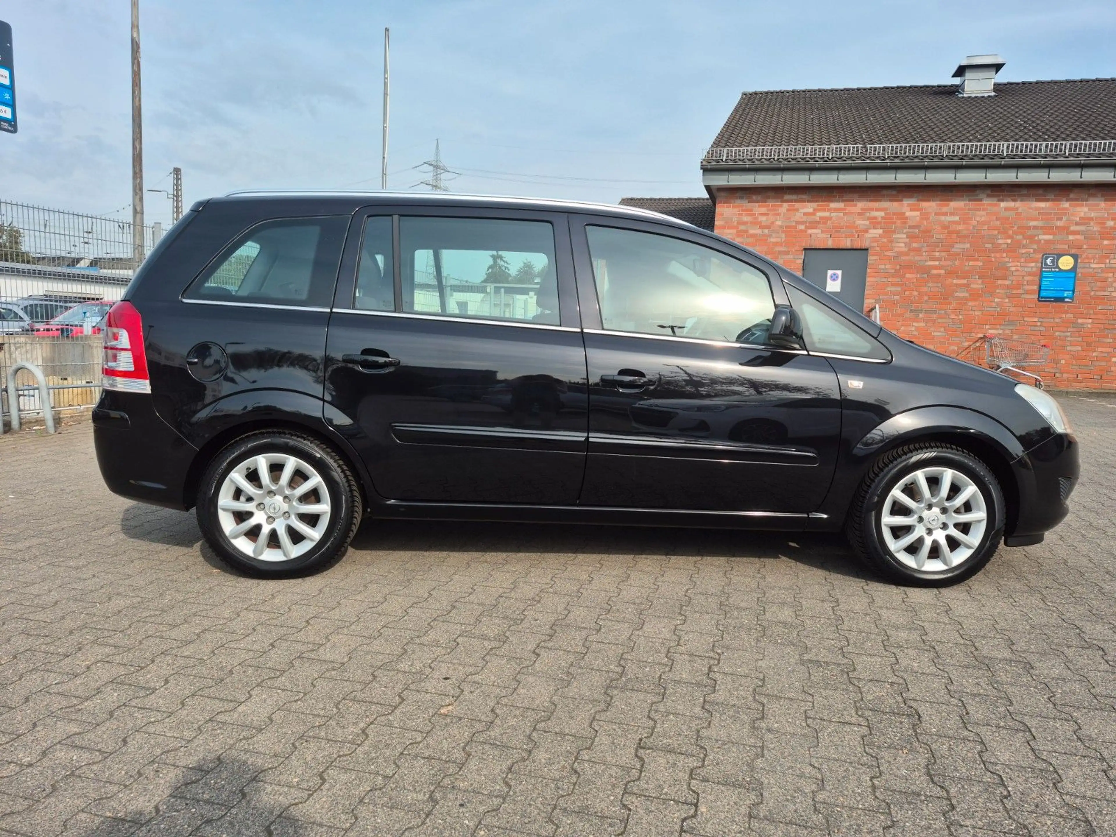 Opel Zafira B Edition Klima AHK Garantie 7 Sitzer — photo 5