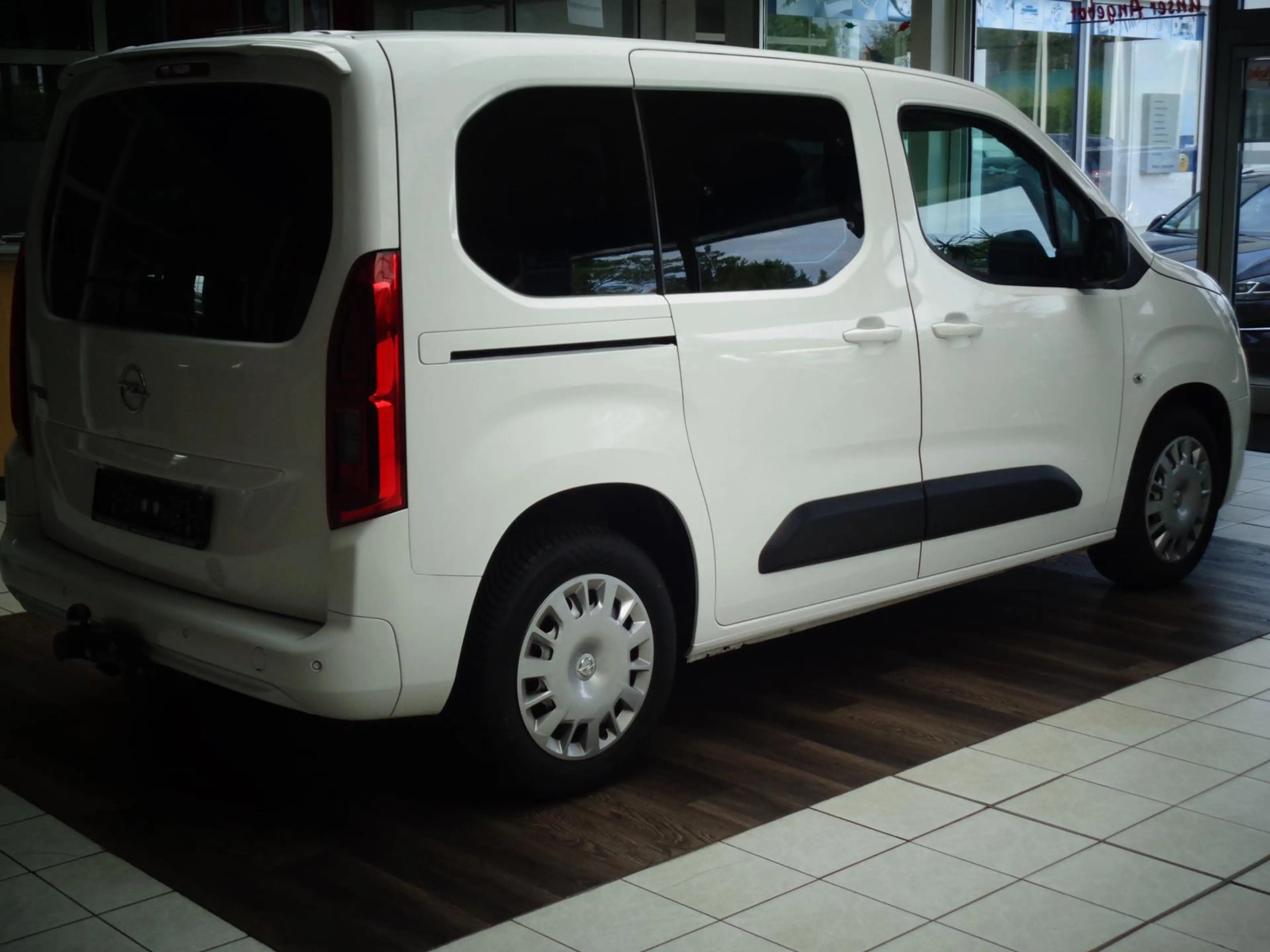 Opel Combo Life Edition Klimaaut.Navi.SHZ.Kamera,AHK — photo 3