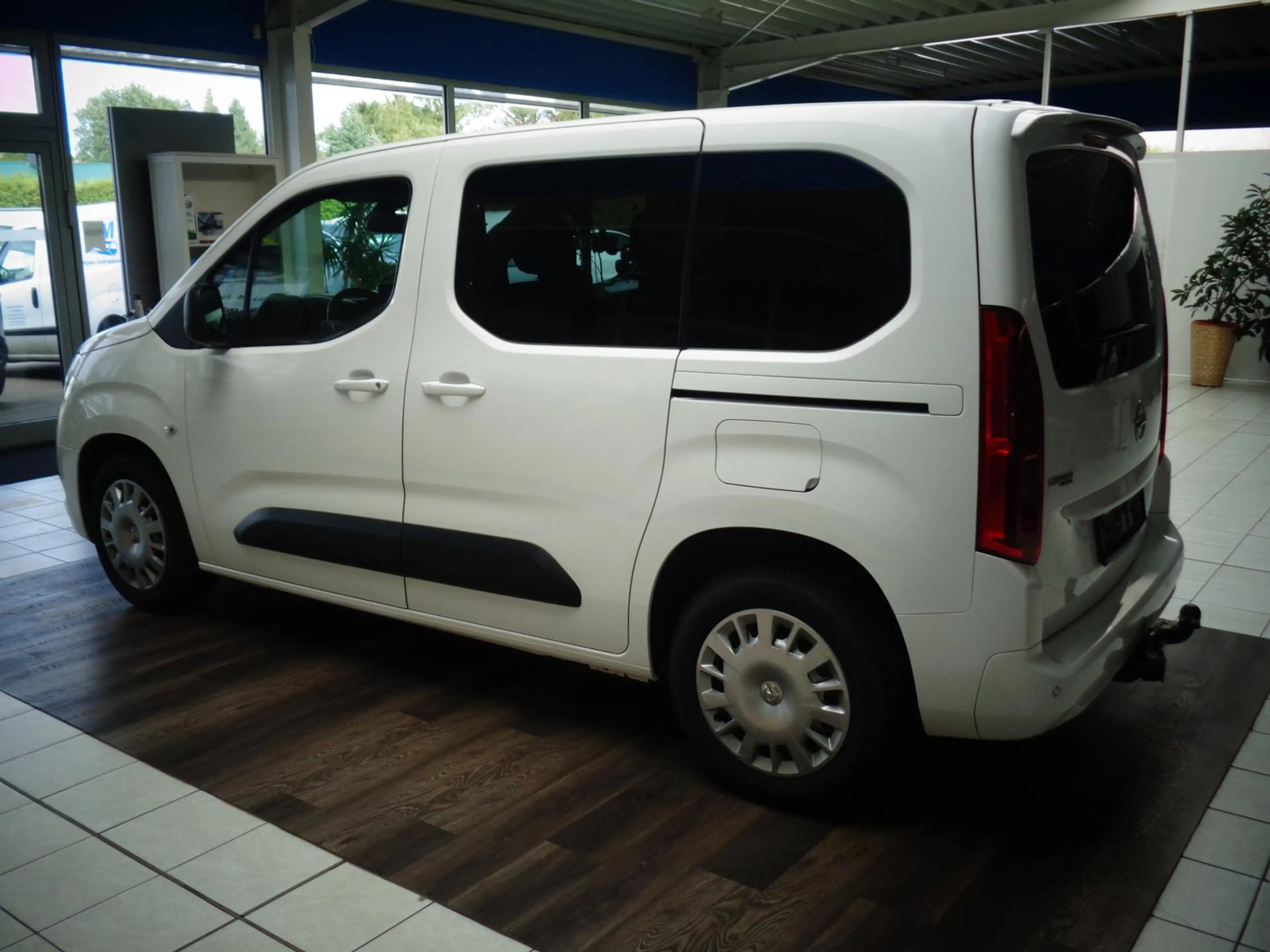Opel Combo Life Edition Klimaaut.Navi.SHZ.Kamera,AHK — photo 5
