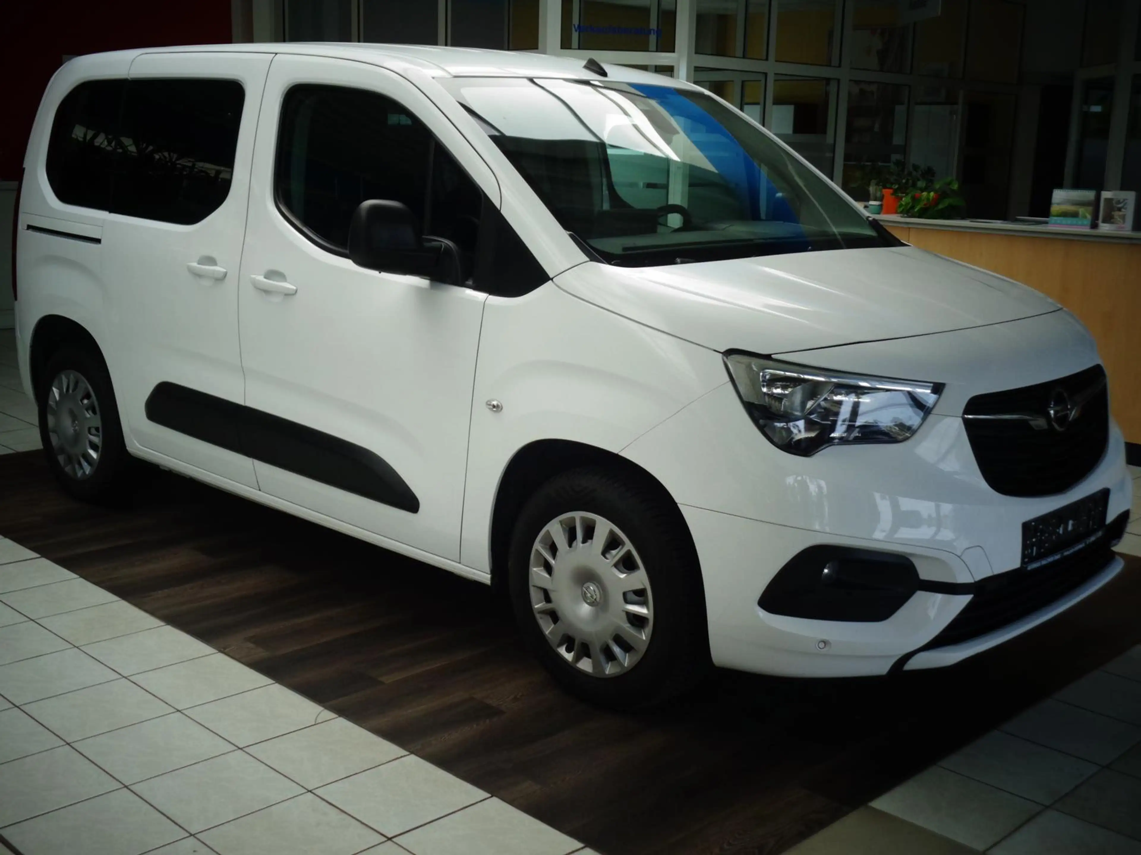 Opel Combo Life Edition Klimaaut.Navi.SHZ.Kamera,AHK