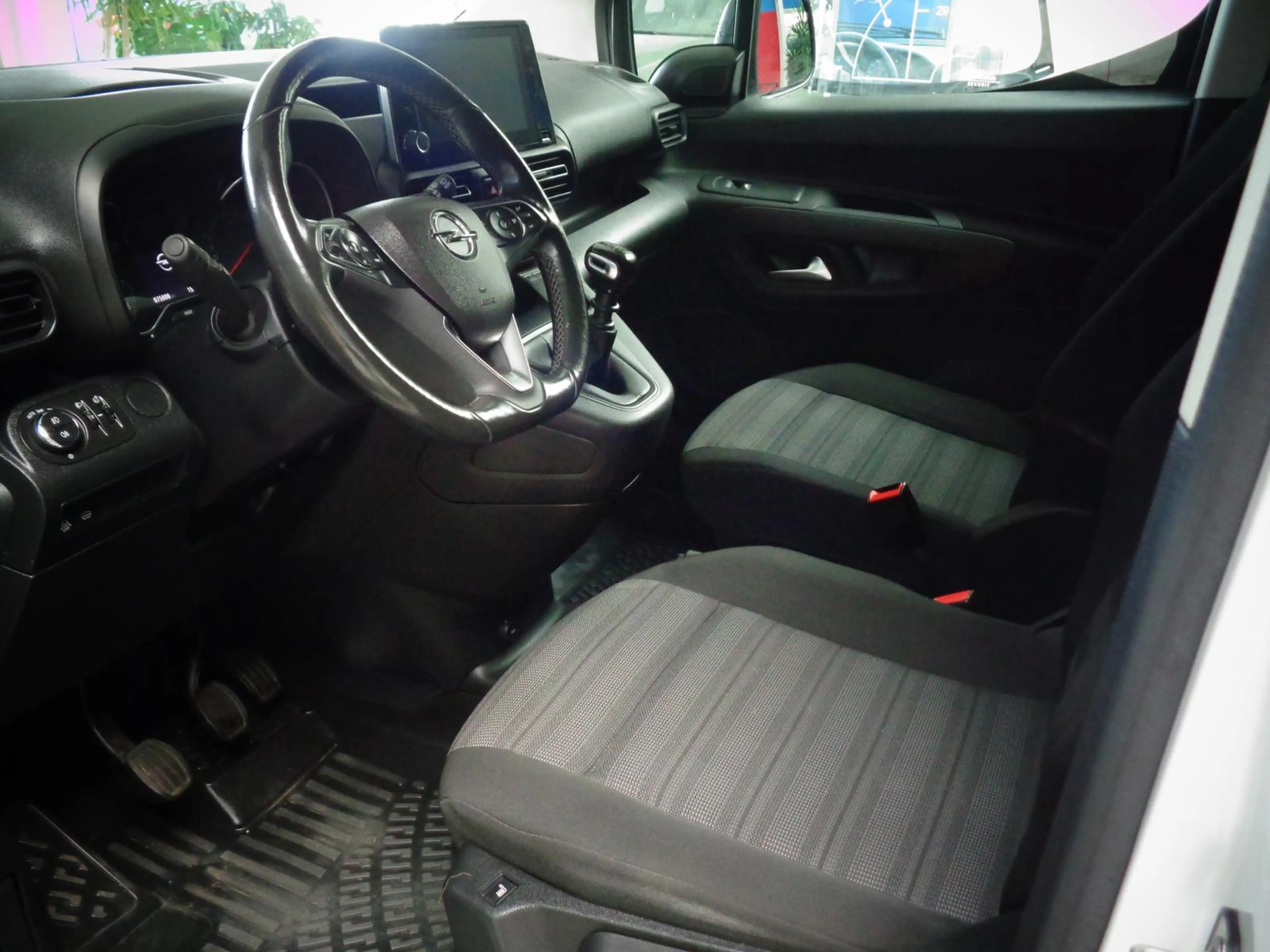 Opel Combo Life Edition Klimaaut.Navi.SHZ.Kamera,AHK — photo 6