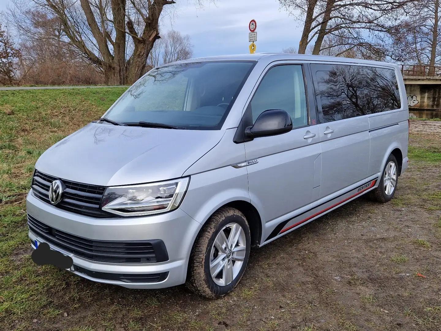 Volkswagen T6 Caravelle Comfortline,lang,beidseitige Schiebetür Stříbrná - 1