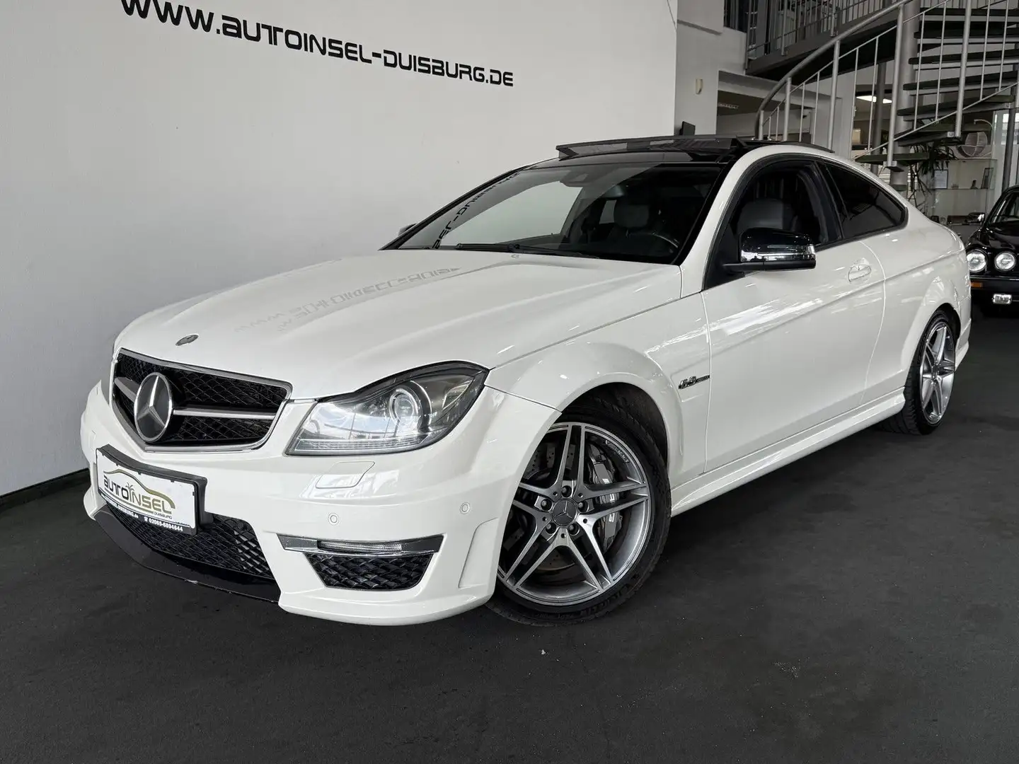 Mercedes-Benz C 63 AMG V8 Coupe ACC Pano Deutsch H&K Memory Weiß - 1