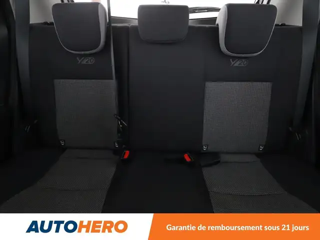 Toyota Yaris view 15