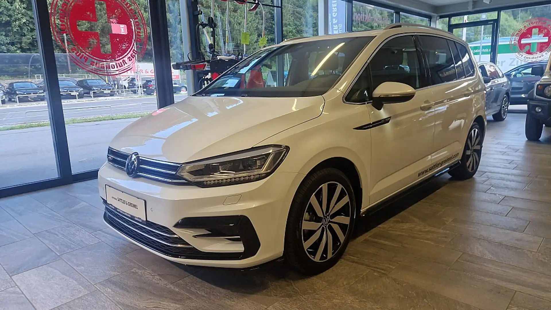 Volkswagen Touran 1,5 TSI ACT R-Line DSG Weiß - 2