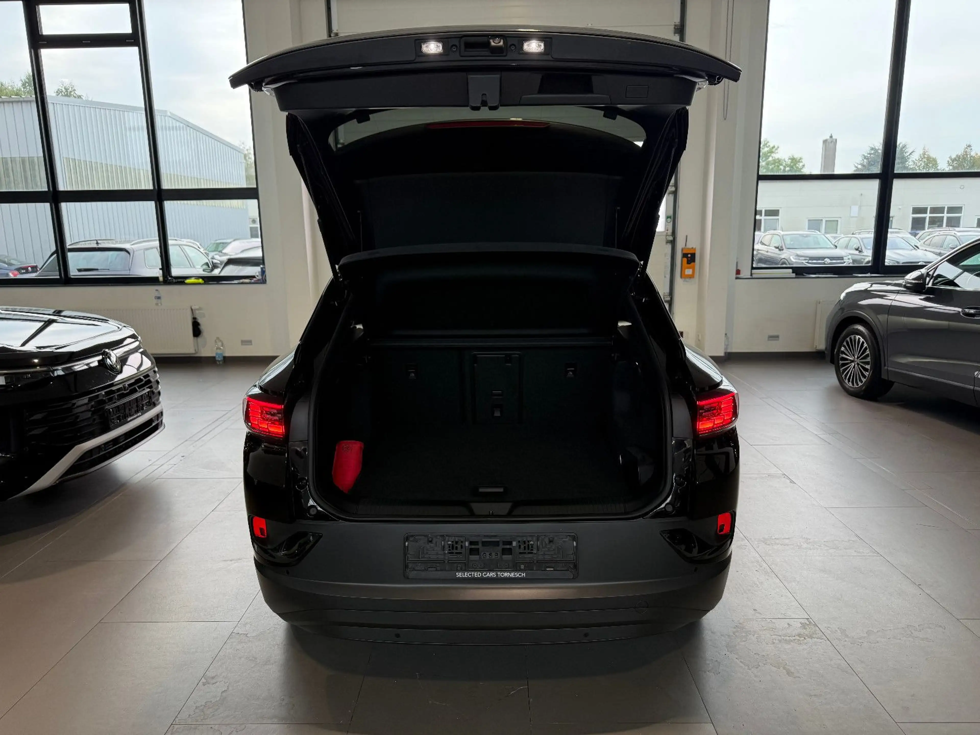Volkswagen ID.4 Pro Performance 150 kW HUD/MATRIX/KAM/AHK — photo 6