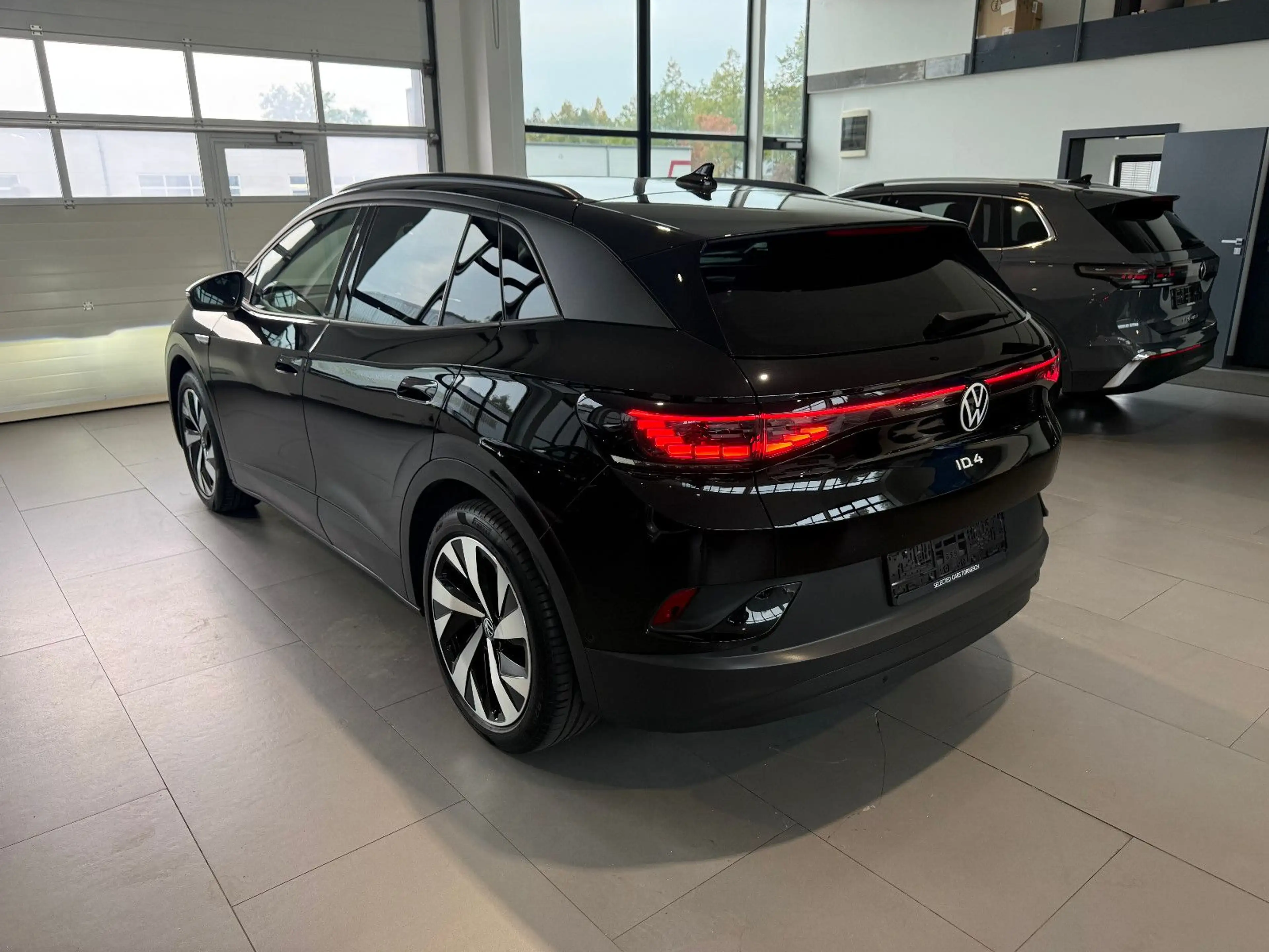 Volkswagen ID.4 Pro Performance 150 kW HUD/MATRIX/KAM/AHK — photo 4