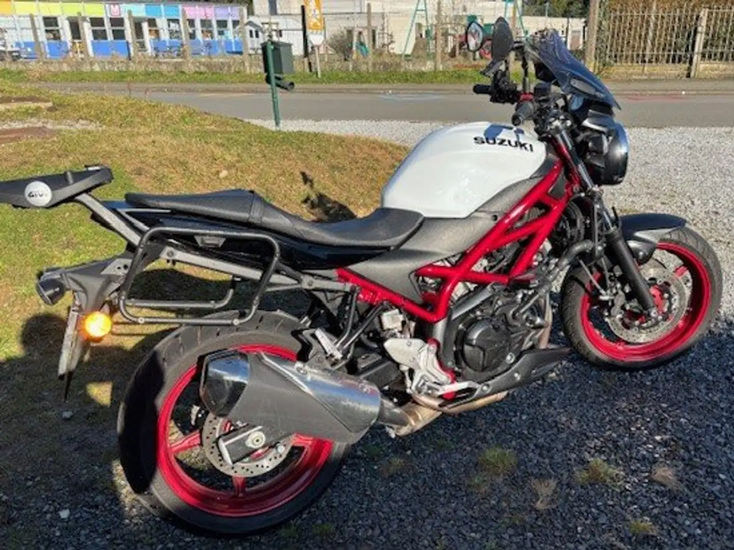 Suzuki SV 650 Piros - 2