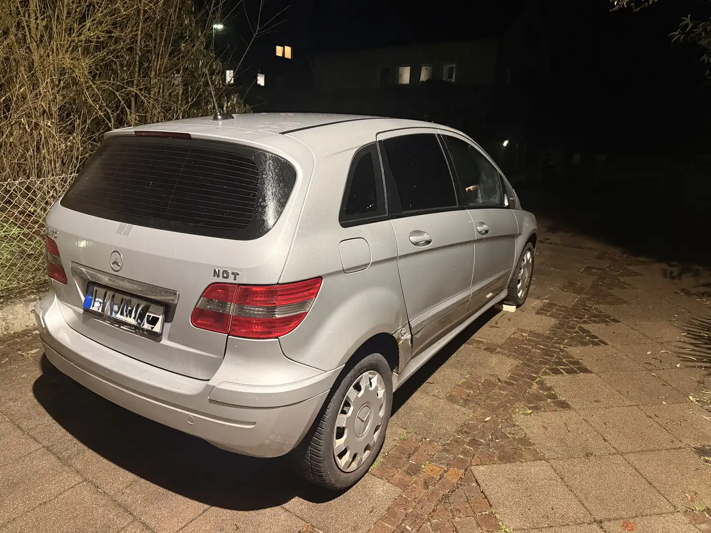 Mercedes-Benz B 170 NGT BlueEFFICIENCY Srebrny - 2