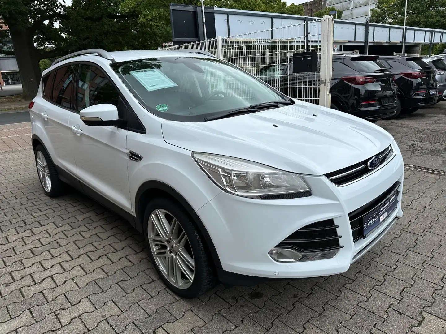 Ford Kuga Titanium*TOP*GARANTIE Weiß - 2