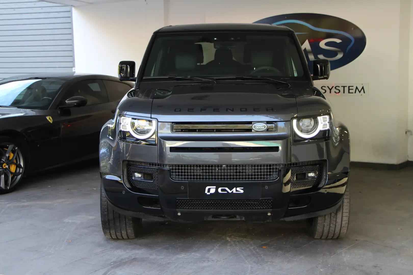 Land Rover Defender 90 5.0 V8 P525 Grau - 2