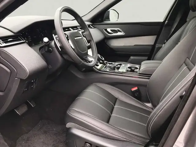 Land Rover Range Rover Velar view 10