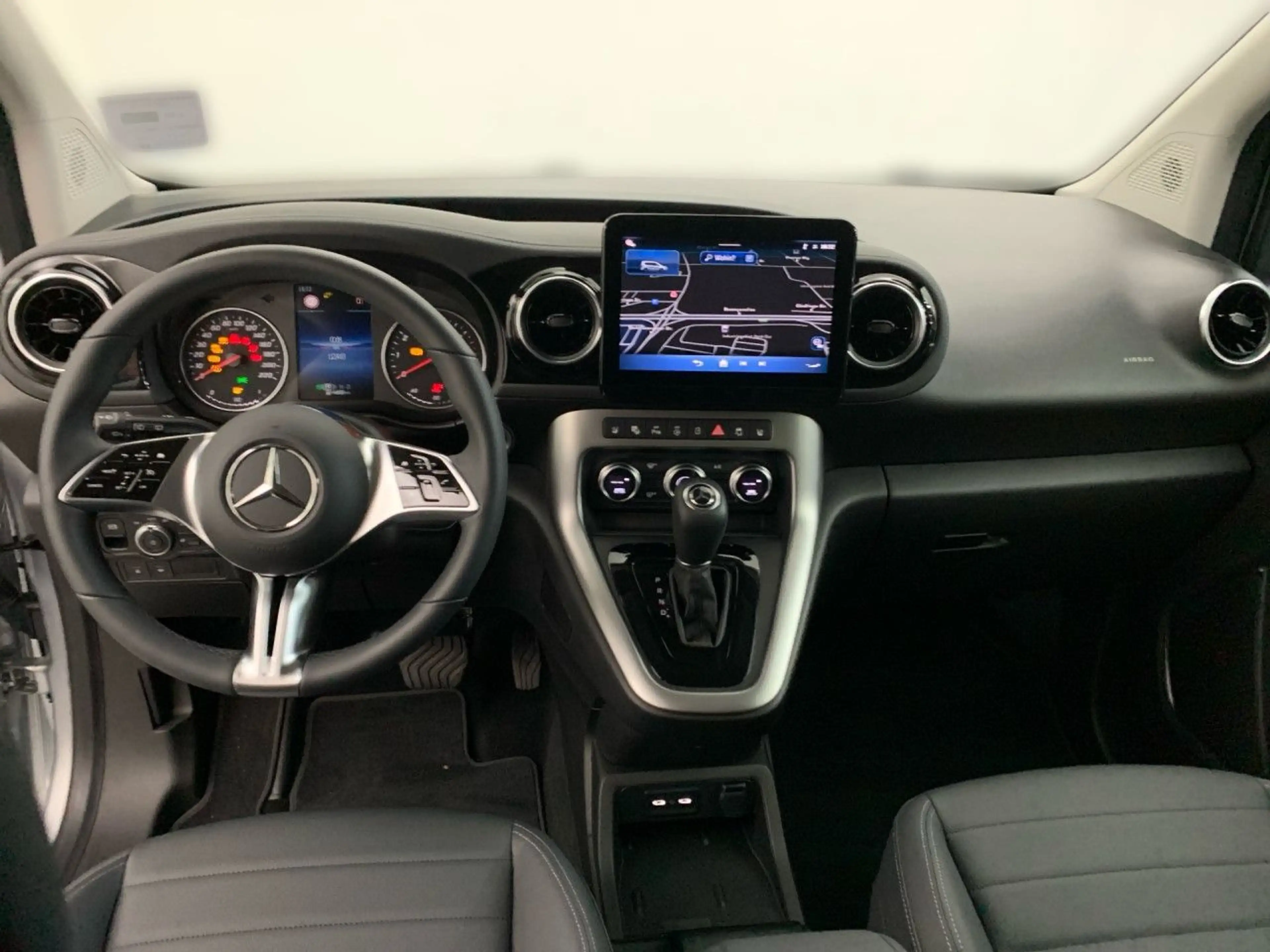 Mercedes-Benz T-Class T 180 Lang LED AHK Keyl-GO Kamera Spurhalt-Ass PTS — photo 11