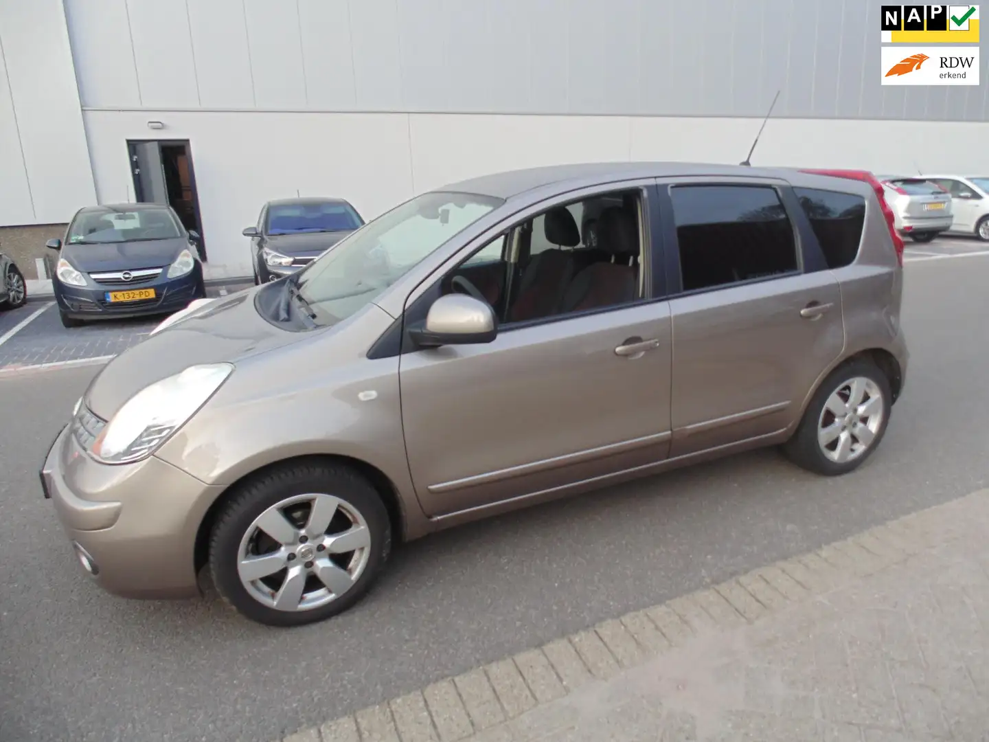 Nissan Note 1.6 Life MET AIRCO TREKHAAK 2008 Braun - 1