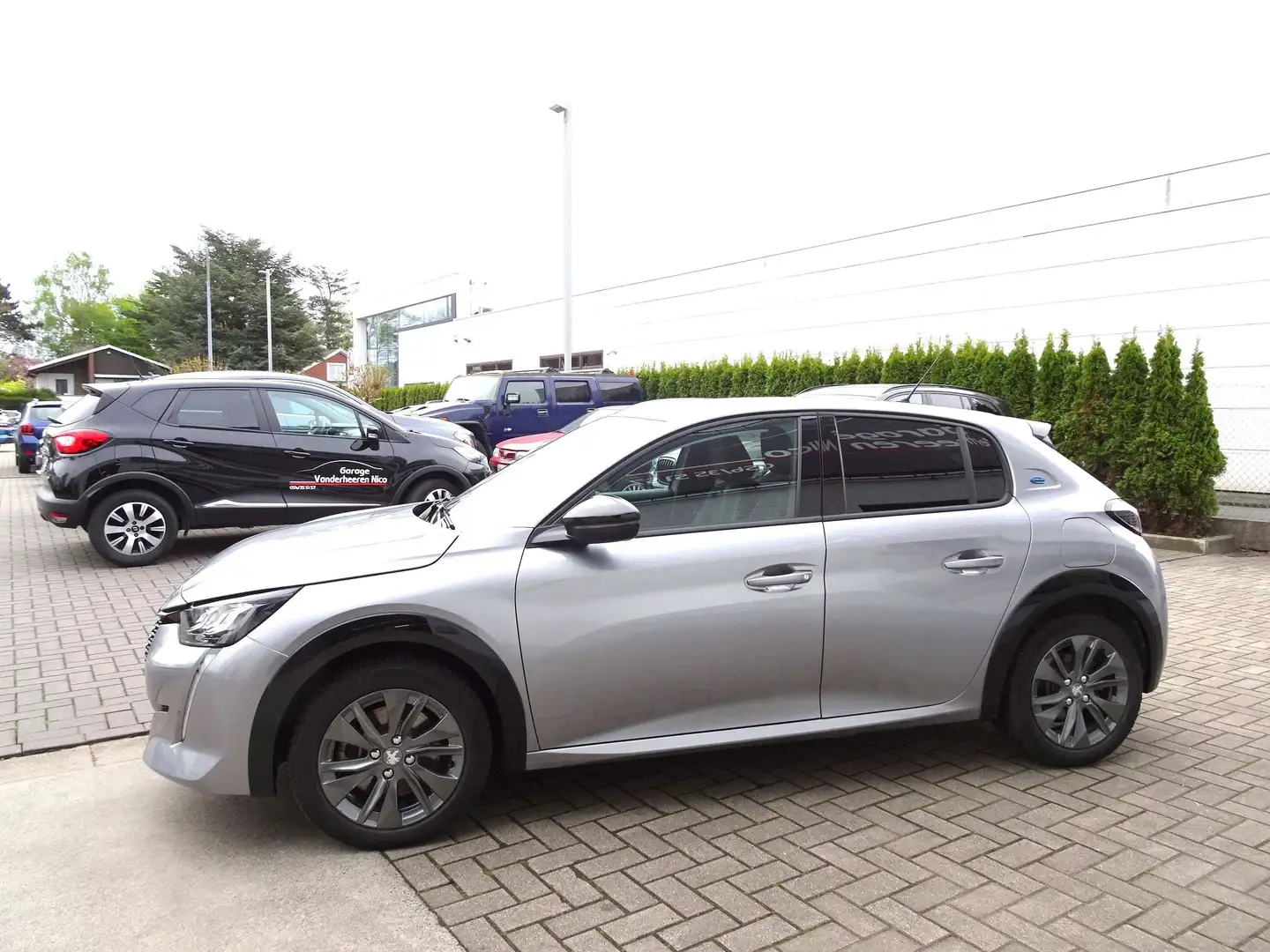 Peugeot e-208 50kWh Allure CARPLAY,CAMERA,NAVI,CRUISE,LED,BLUETH Gris - 2