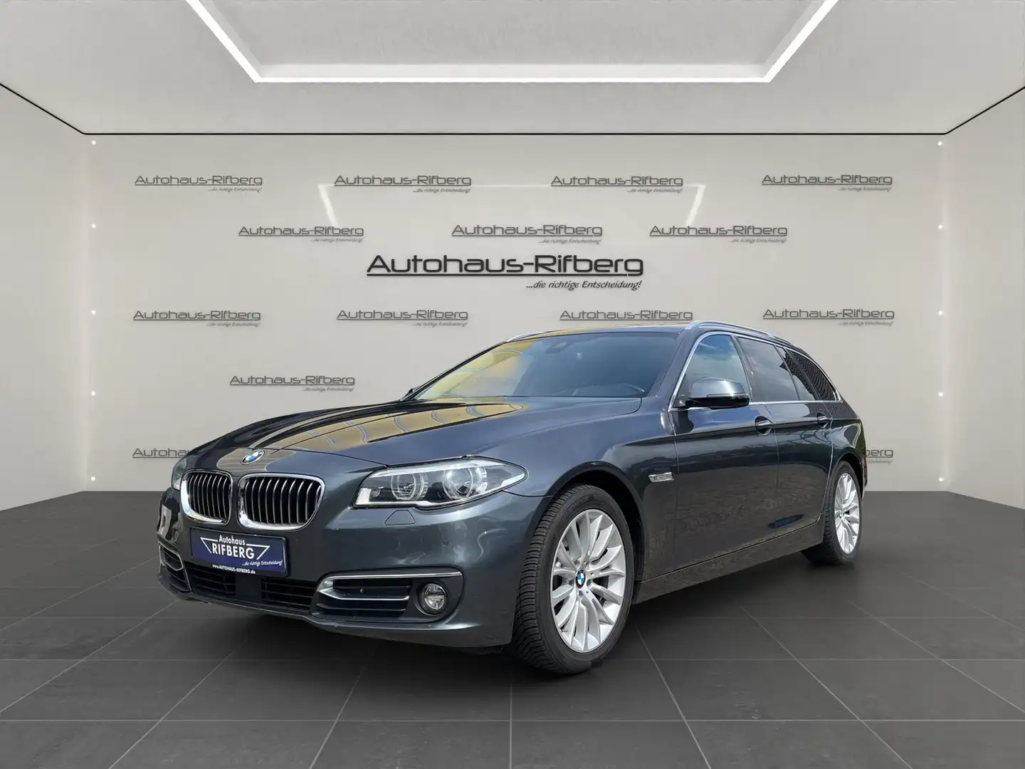 BMW 520 d 8-G Luxury PanD/HUD/Leder/AHK/DrivingAss+ Gris - 1