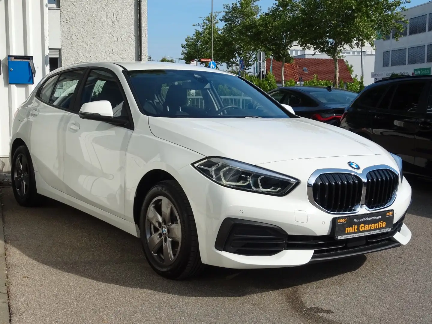 BMW 118 d Aut Advantage F40 Navi LED Alu Wirl.Char. Weiß - 1