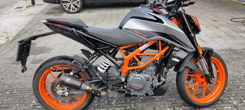 KTM 390 Duke - foto 2