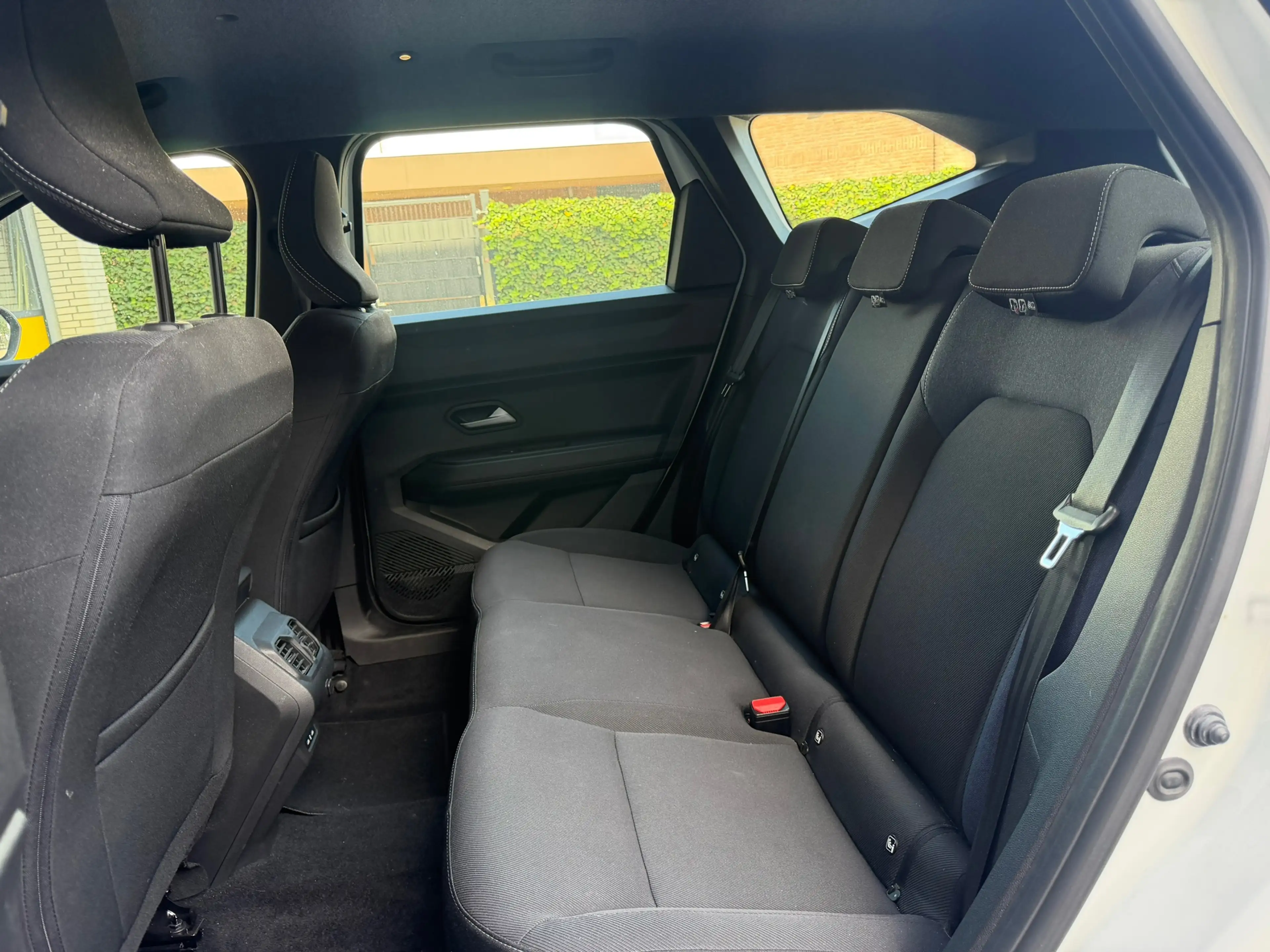 Dacia Bigster 1.8 Hybrid 155 Expression, lage kilometers — photo 22