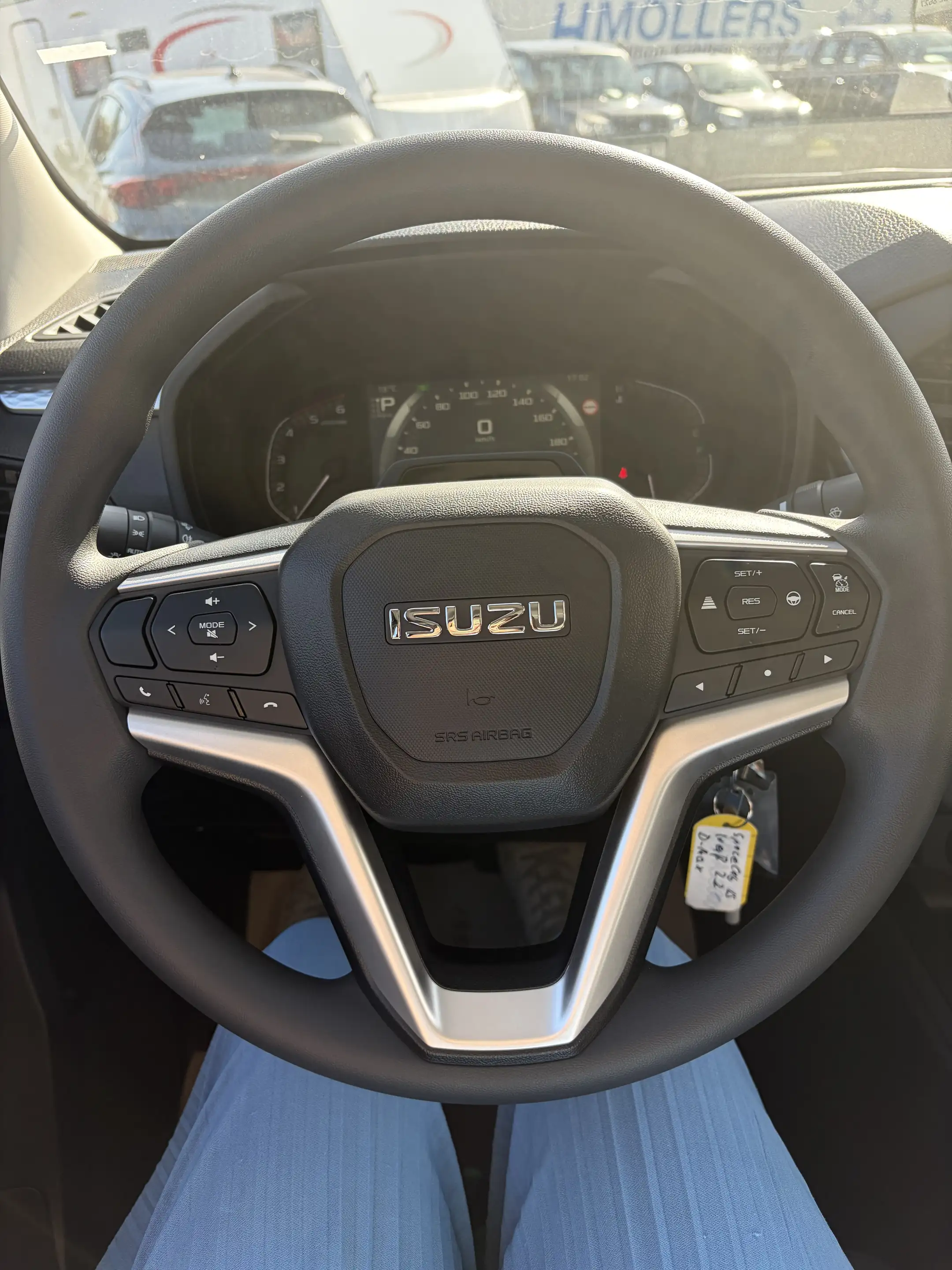 Isuzu D-Max 2.2, Double Cab 4WD Autm. LS — photo 9