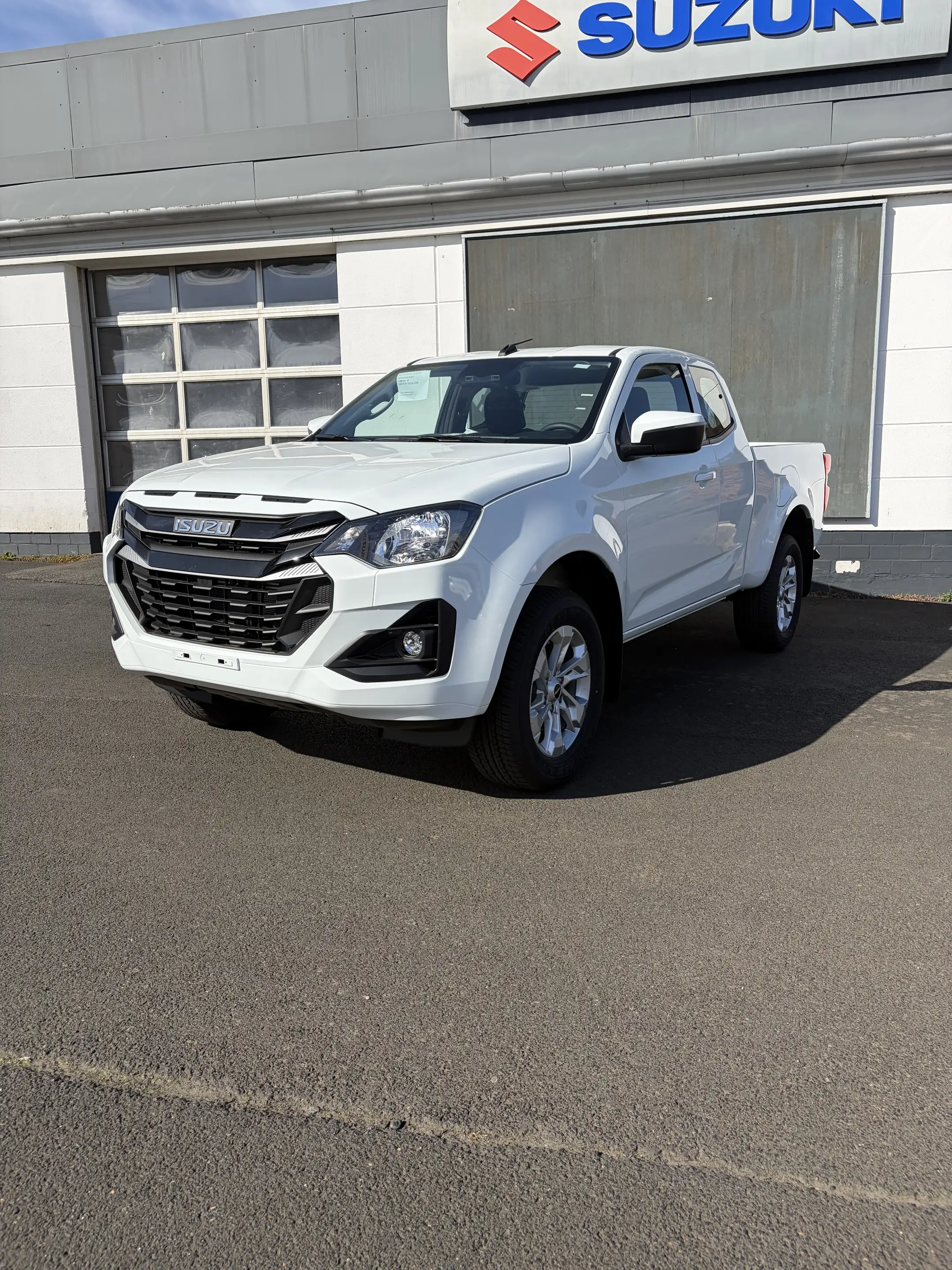 Isuzu D-Max 2.2,  Double Cab 4WD Autm. LS
