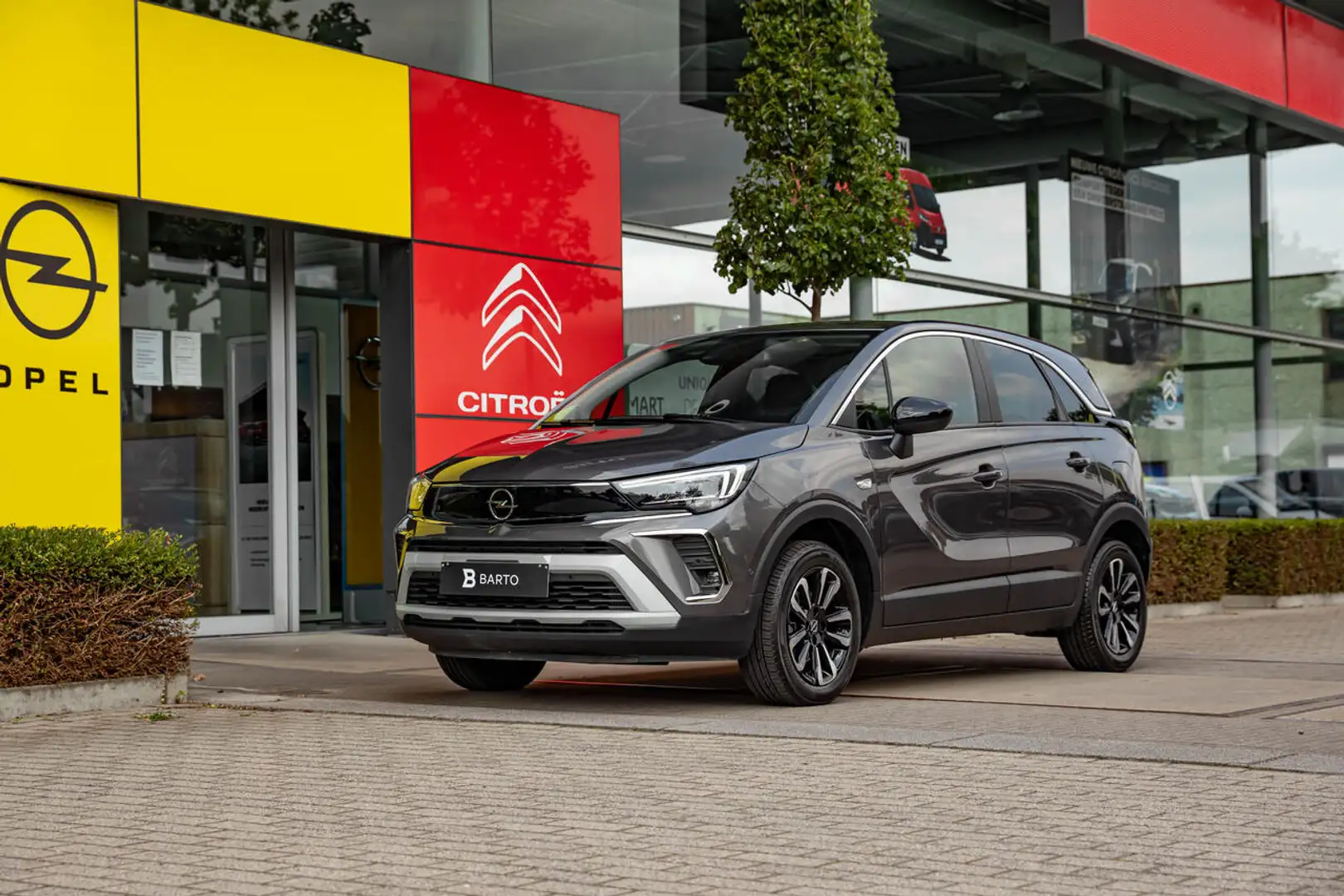 Opel Crossland GS | 110pk MT6 | Navi. | Keyless | Camera | Dod... Grijs - 2