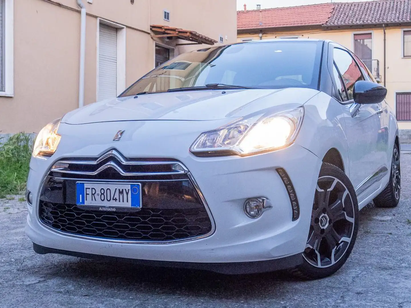 Citroen DS3 DS3 1.2 puretech (vti) So Chic 82cv Bianco - 2