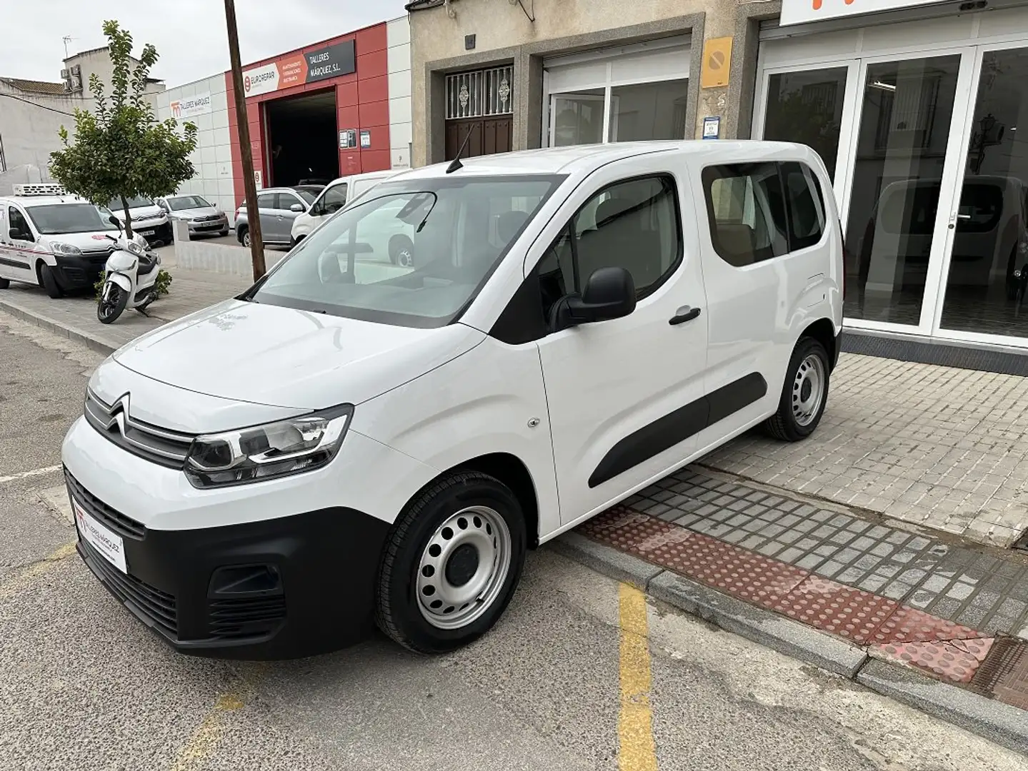 Citroen Berlingo 1.5 BlueHDi 100cv Live Talla M Blanco - 1