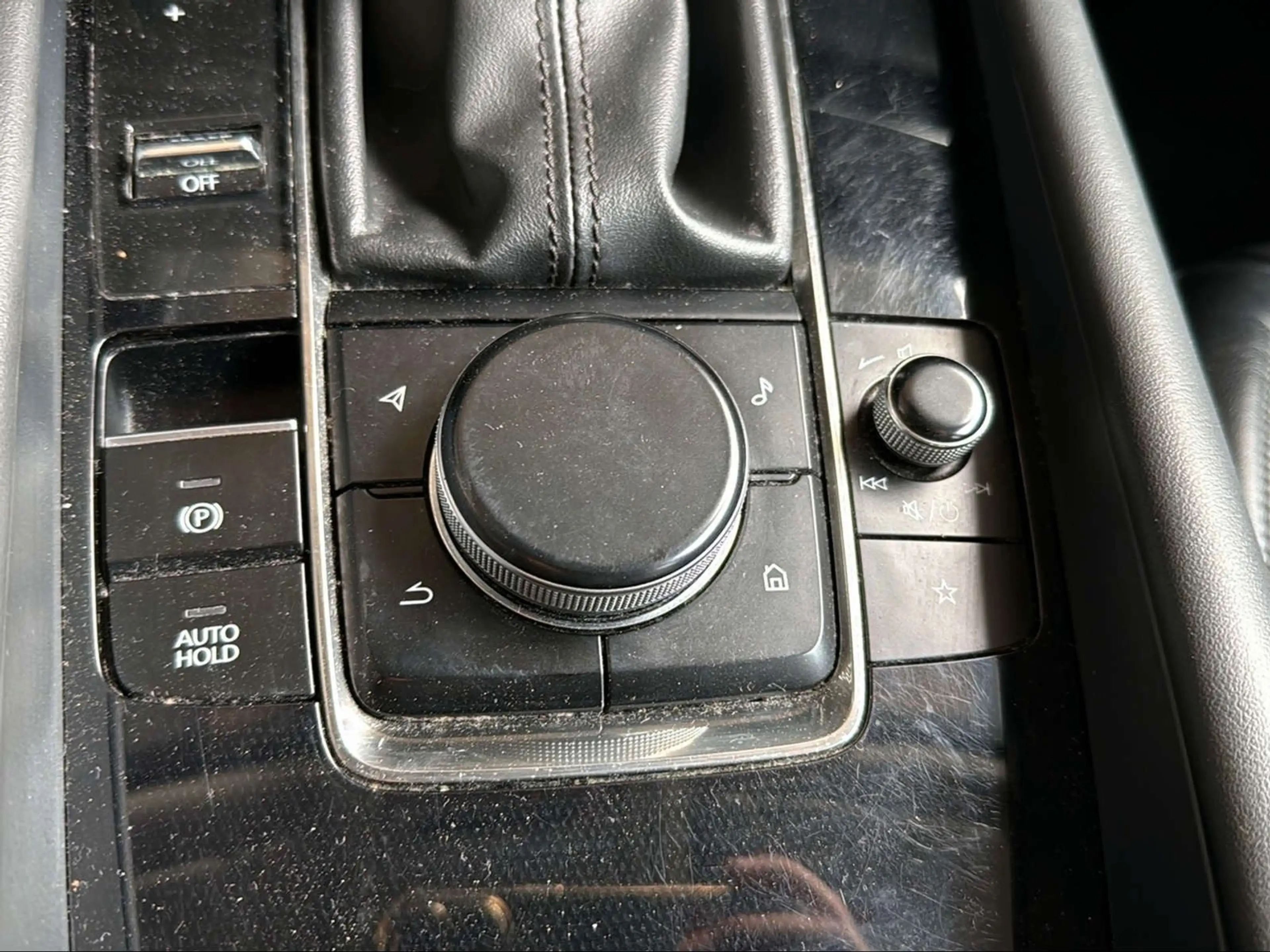 Mazda 3 Limousine SKYACTIV-X I BOSE /360°-Kam I — photo 12