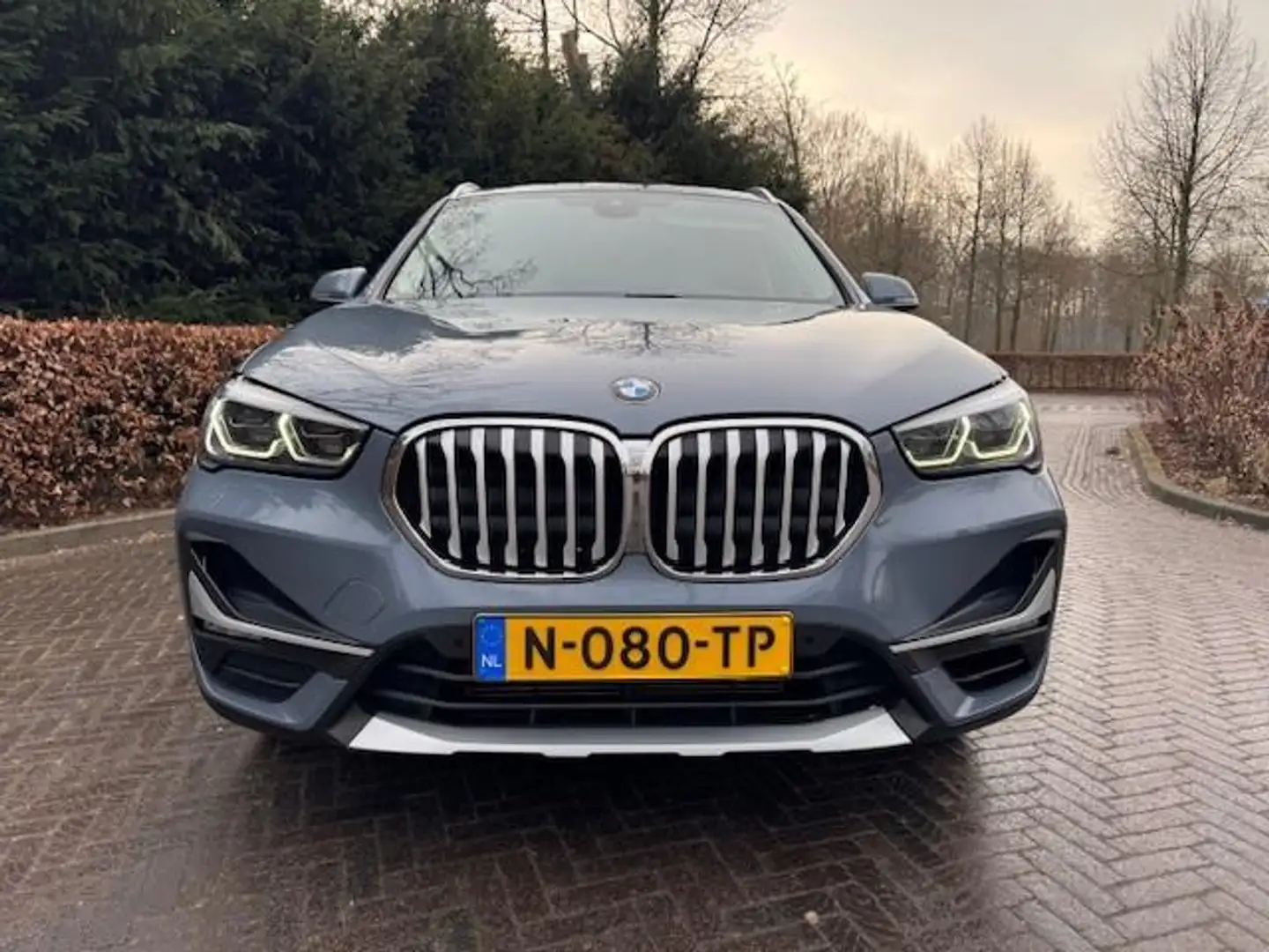 BMW X1 sDrive20i Business Edition Leer/Cam/Xenon/Headup/N Gris - 2