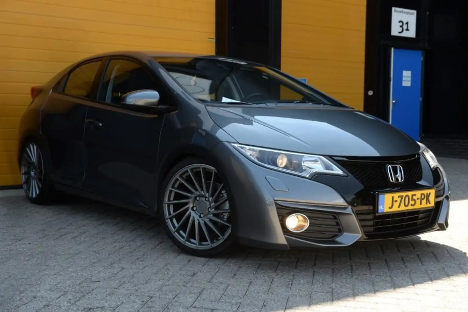 Honda Civic 1.8 Sport / 141 PK / Camera / Ecc / Elek Pakket / Gris - 1