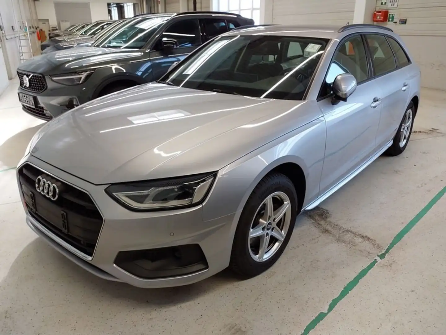 Audi A4 Avant 30 TDI S-tronic ** LED * NAVI * SHZ * Silber - 1