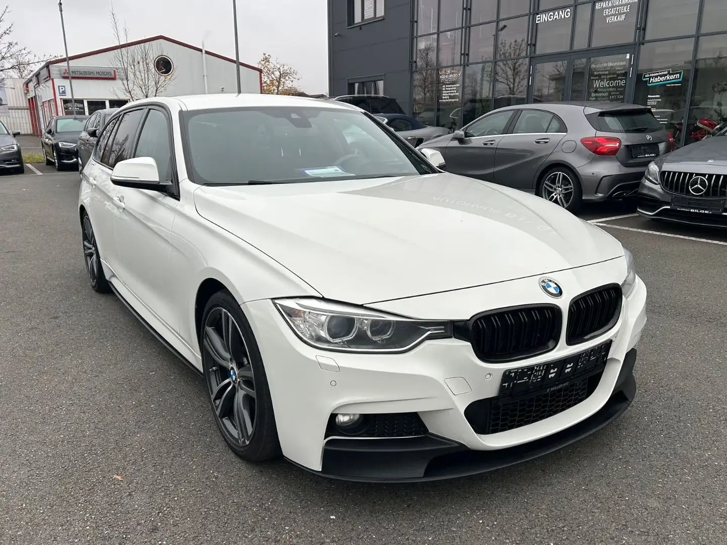 BMW 330 3 Touring 330 d M-SPORT/AUT/Top Zustand Weiß - 2