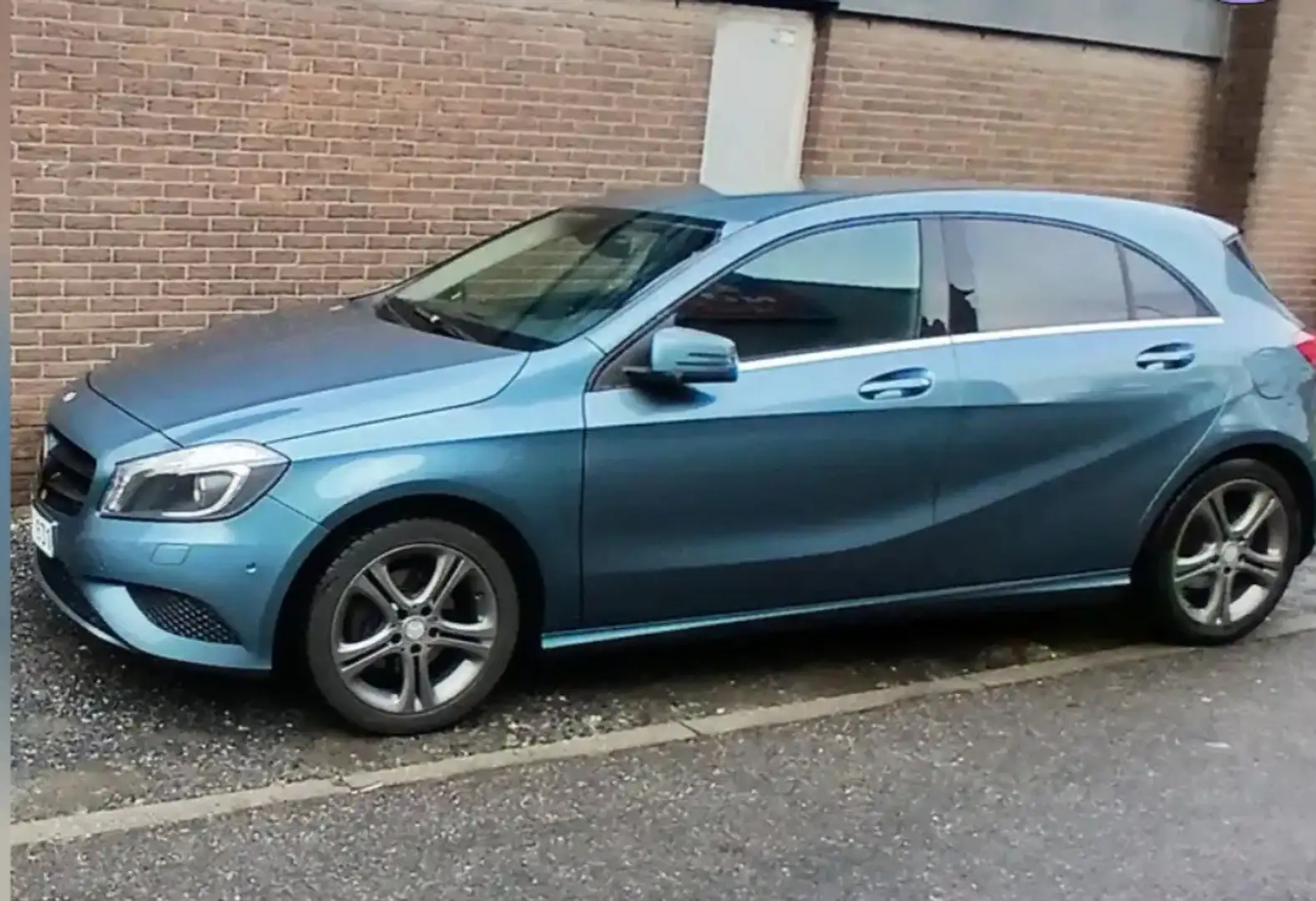 Mercedes-Benz A 200 CDI AUTOMATIQUE GPS CUIR J ALU CAPTEURS Gris - 2