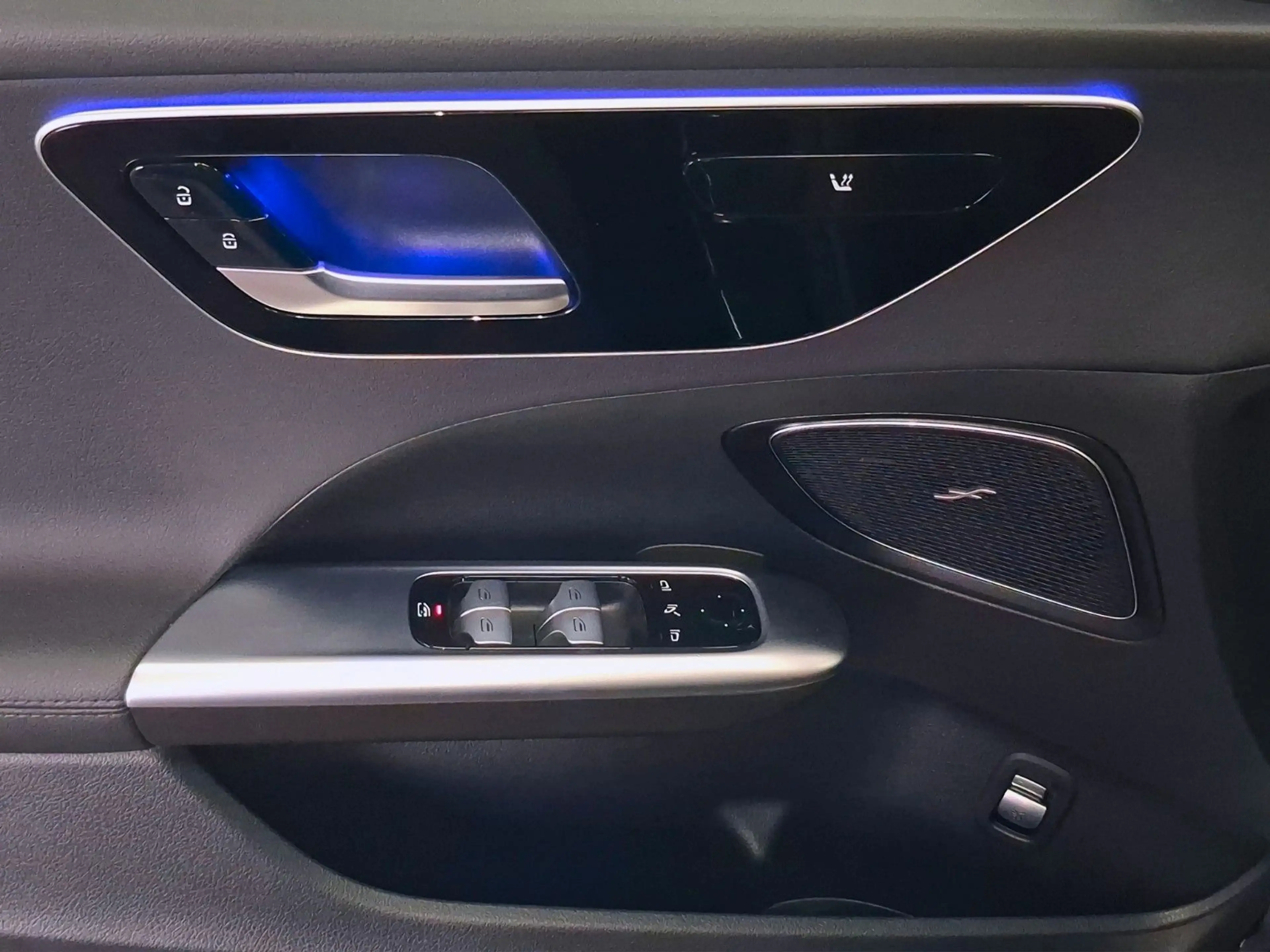 Mercedes-Benz C 300 d T Avantgarde,Navi,LED,HUD,Ambi,Std-Hz,AHK — photo 11