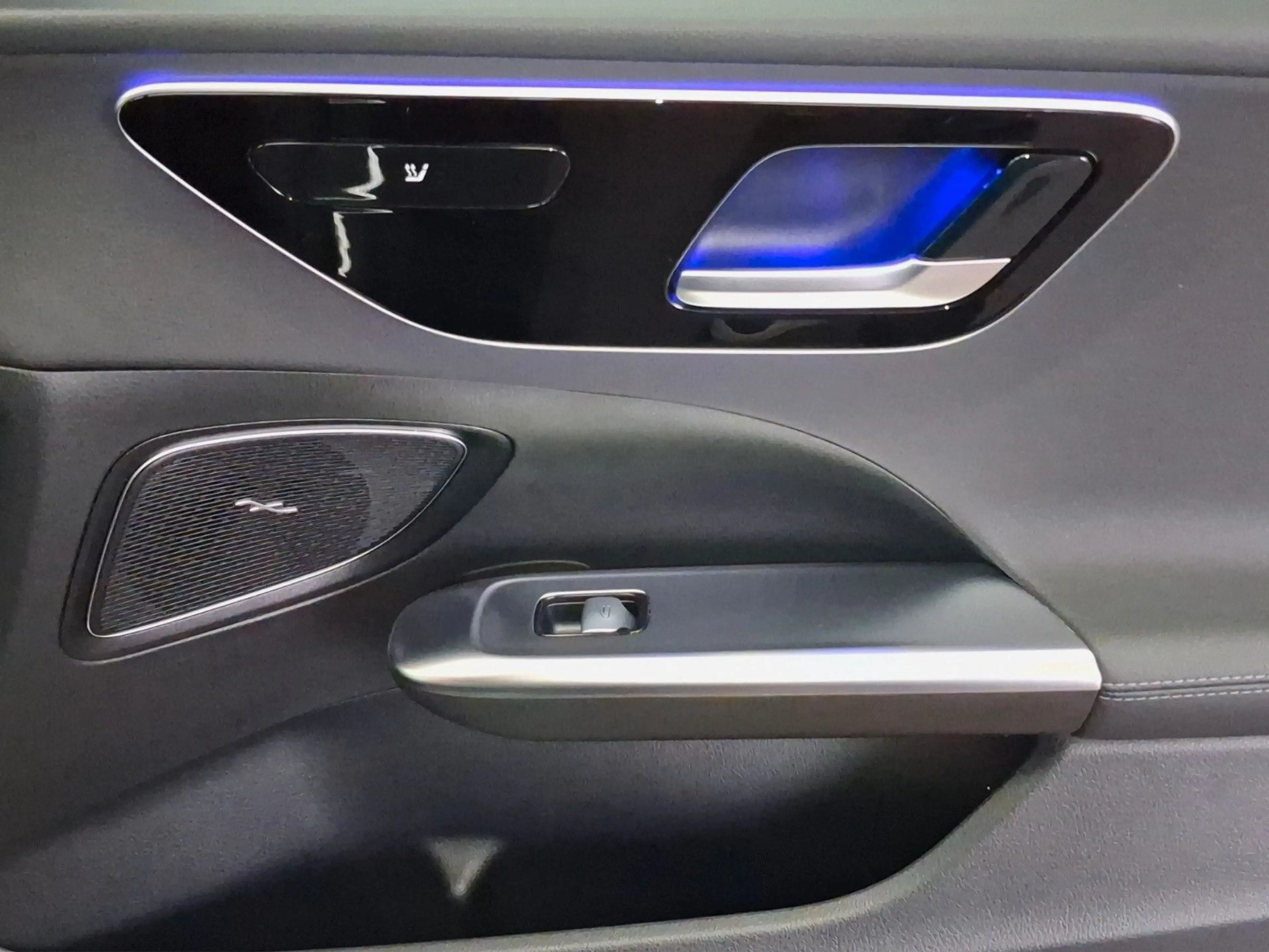 Mercedes-Benz C 300 d T Avantgarde,Navi,LED,HUD,Ambi,Std-Hz,AHK — photo 10