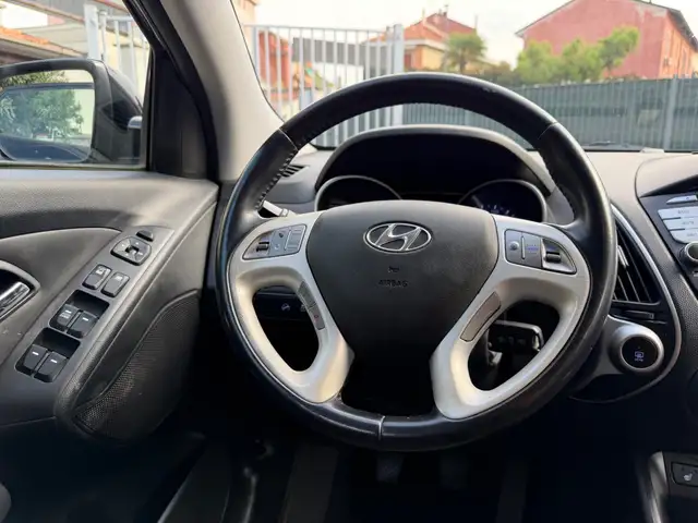 Hyundai Ix35 view 8