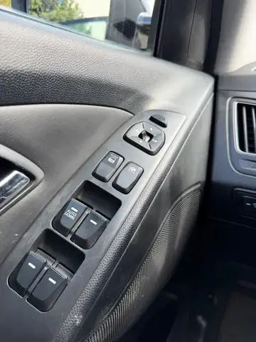 Hyundai Ix35 view 12