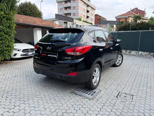 Hyundai Ix35 view 3