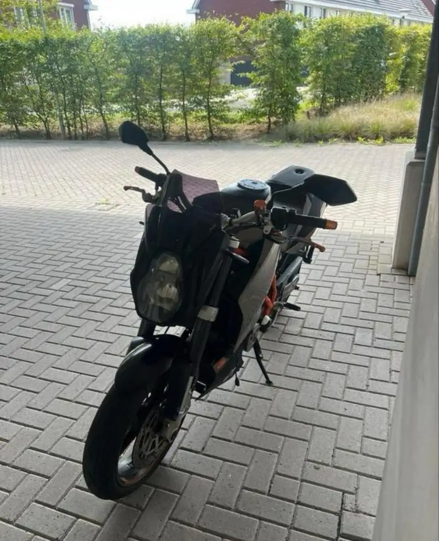 KTM 990 Super Duke Grijs - 1