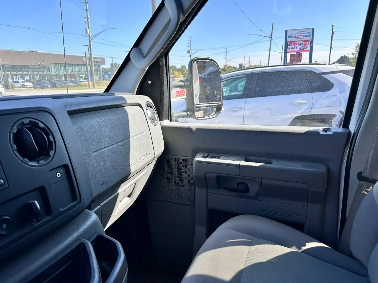 Ford E-Series снимка Ford E-Series