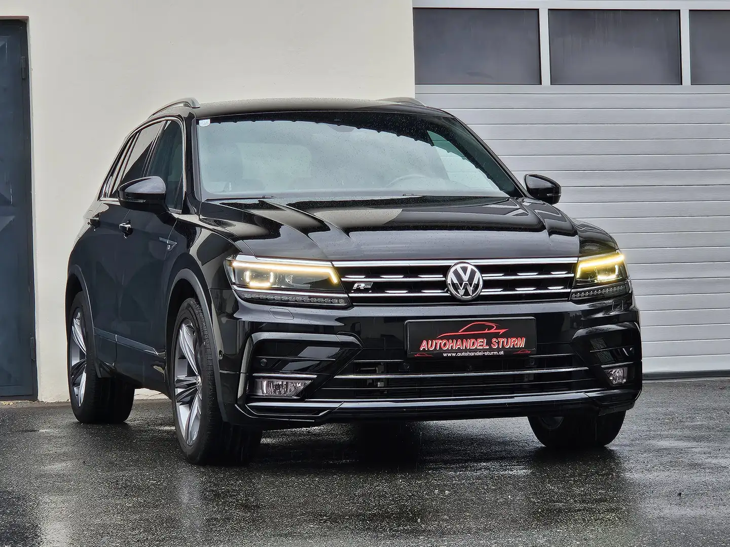 Volkswagen Tiguan 2,0 TDI 4Motion Highline 2xR-line DSG *LED*AHK*ACC Schwarz - 2