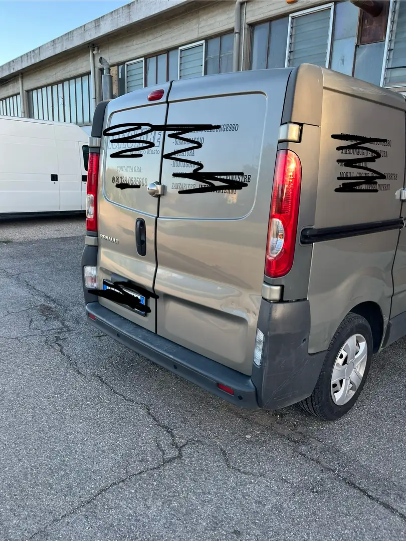 Renault Trafic auto carro - 2