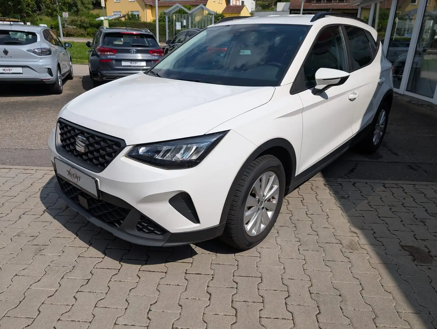 SEAT Arona 1.0 TSI Style Navi LED SHZ Virtual PDC Weiß - 2
